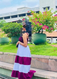 Kaweesha Madushani - companion in Colombo Photo 6 of 6