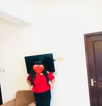 Kawindi Soyza - escort in Colombo