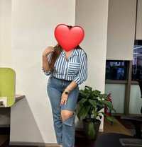Kawindi Soyza - escort in Colombo