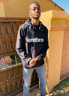 Kaya - Male escort in Johannesburg Photo 1 of 2