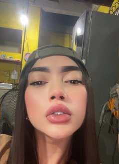 Kaye Ganda - Acompañantes transexual in Manila Photo 2 of 6