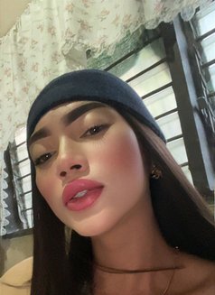 Kaye Ganda - Acompañantes transexual in Manila Photo 4 of 6