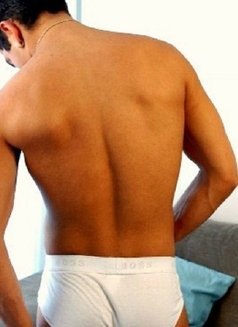 Kayhan - masseur in İstanbul Photo 2 of 5