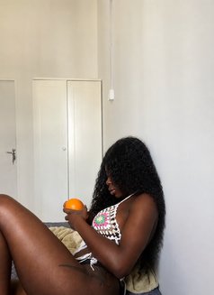 Kayla - escort in Doha Photo 2 of 6
