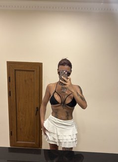 Kayla Kesken - Transsexual escort in İstanbul Photo 24 of 27