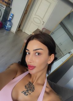 Kayla Kesken - Transsexual escort in İstanbul Photo 3 of 19