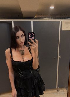Kayla Kesken - Transsexual escort in İstanbul Photo 6 of 19
