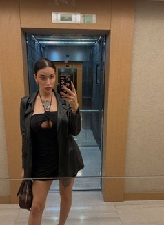 Kayla Kesken - Transsexual escort in İstanbul Photo 15 of 19