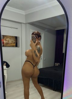Kayla Kesken - Transsexual escort in İstanbul Photo 17 of 19