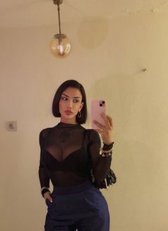 Kayla Kesken - Transsexual escort in İstanbul Photo 18 of 19