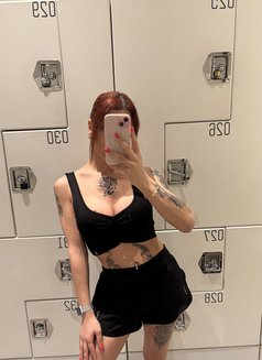 Kayla Kesken - Transsexual escort in İstanbul Photo 19 of 19