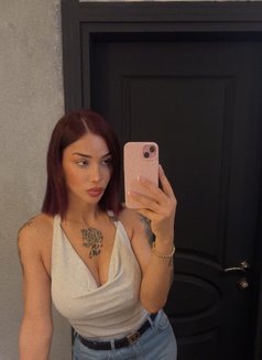 Kayla Kesken - Transsexual escort in İstanbul Photo 10 of 20