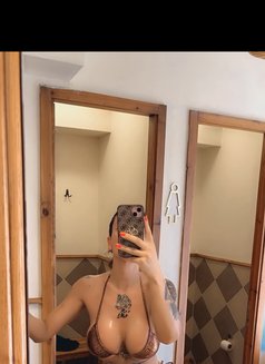 Kayla Kesken - Transsexual escort in İstanbul Photo 20 of 20