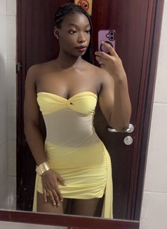 Kayla - escort in Accra Photo 2 of 4