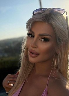 Kayla - escort in Beirut Photo 6 of 11