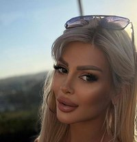 Kayla - escort in Beirut Photo 6 of 11