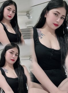 Kaylee - escort in Singapore Photo 3 of 3
