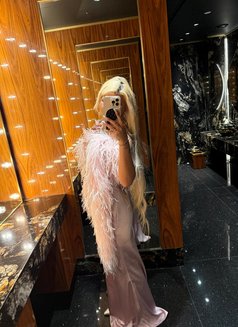 Kaylie - puta in Dubai Photo 12 of 18