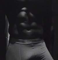 Kazz - Acompañantes masculino in Lagos, Nigeria Photo 4 of 4