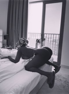 Venus Outcall professional pornstar - escort in Dubai Photo 2 of 15