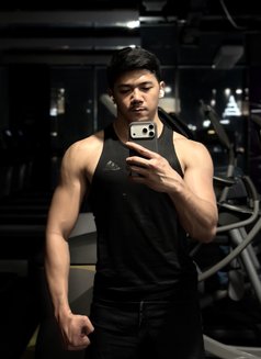 Keenan Alfariz - Male escort in Riyadh Photo 9 of 9