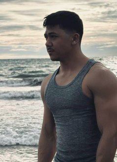 Keenan - Male escort in Singapore Photo 2 of 7
