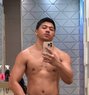 Keenan - masseur in Surabaya Photo 1 of 12
