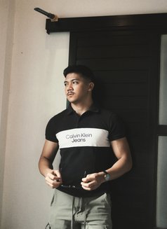 Keenan - masseur in Surabaya Photo 12 of 12