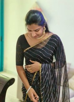 Keerthi South Indian Young - escort in Abu Dhabi Photo 9 of 17