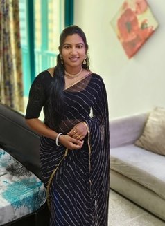 Keerthi South Indian Young - escort in Abu Dhabi Photo 15 of 17