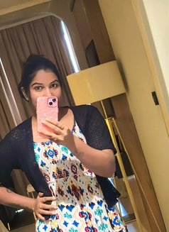 Keerthi South Indian Young - escort in Abu Dhabi Photo 10 of 11