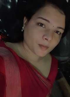 Keethana - Transsexual escort in Hyderabad Photo 4 of 7