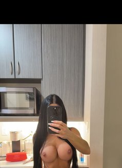 Keissy Hennessey - escort in Edmonton Photo 2 of 12
