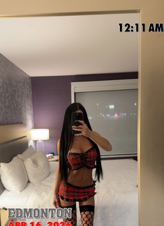 Keissy Hennessey - escort in Edmonton Photo 4 of 12