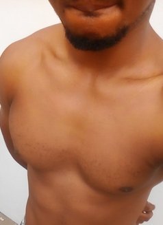 Keith - Male adult performer in Lagos, Nigeria Photo 2 of 2