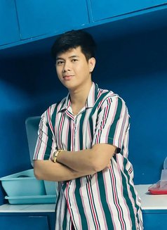 Keith Young & Innocent - Male escort in Makati City Photo 3 of 4