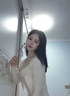 Keke - escort in Guangzhou Photo 2 of 5