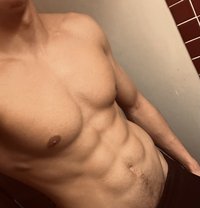Kellio - Male escort in Paris