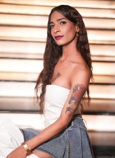 Kelly 999 - Transsexual escort in Hyderabad Photo 1 of 25