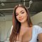 Kelly - escort in Jeddah Photo 2 of 5