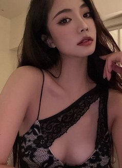 Kelly - puta in Beijing Photo 5 of 5