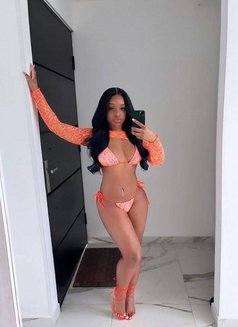 Kelly, Hot Dripping Pussy - puta in Coimbatore Photo 2 of 10