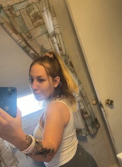 Roselinda - escort in Khobar Photo 2 of 3