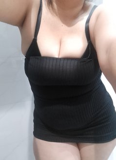 Kelly - masseuse in Kuwait Photo 1 of 1
