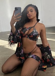 Winny - escort in Doha Photo 5 of 5