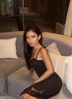 Kelly - escort in Bali Photo 4 of 4