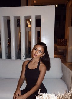 Kelly - escort in Kuala Lumpur Photo 5 of 8