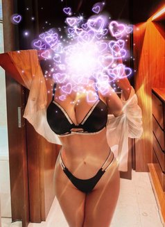 Manila - puta in Dubai Photo 3 of 4