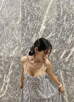 Kelly - escort in Makati City Photo 7 of 7