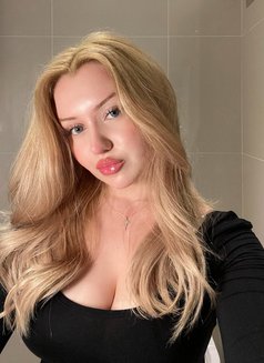 Kelly From Ukraine - puta in Riyadh Photo 4 of 5